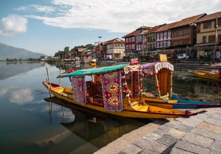 Delhi to Srinagar Scenic Tour Package